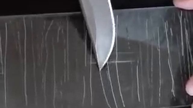 Нож режет стекло. www.knife-klinok.ru смотреть онлайн