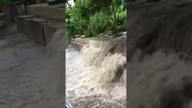 Водопад  в Аксае после сильного дождя