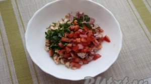 Шампиньоны, фаршированные колбасой и сыром в духовке