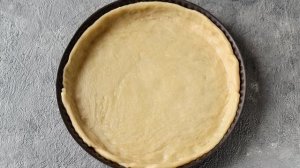 Постный пирог со сливами