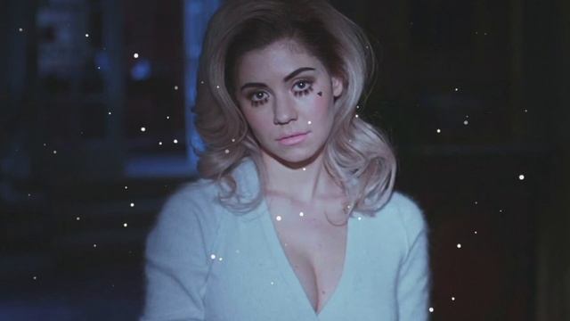 Marina primadonna. Marina and the Diamonds Primadonna. Diamond актриса. Marina Jozinovic.