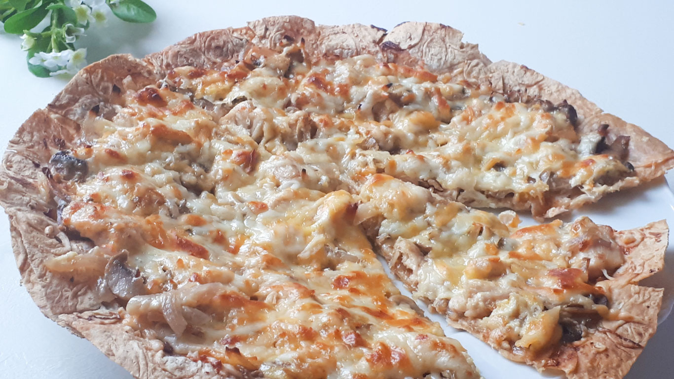 Домашняя пицца. Как приготовить пиццу в домашних условиях? Рецепт пиццы в духовке. Пицца из лаваша.