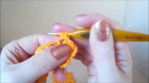 Как связать простой узор крючком из пышных столбиков. Simple crochet pattern of lush columns.