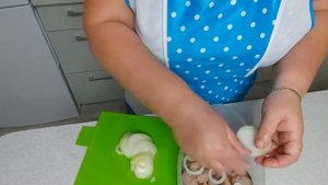 Скумбрия маринованная С луком в масле