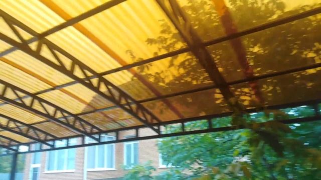 Автонавес. Монолитный профилированный поликарбонат "трапеция" цвет янтарь