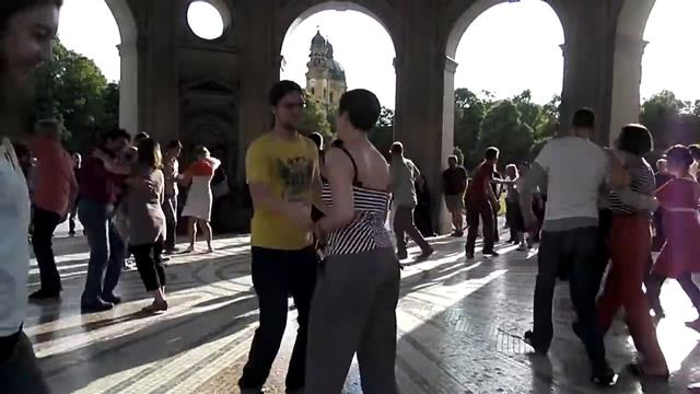 Мюнхен. Воскресенье в Хофгартен. смотреть онлайн