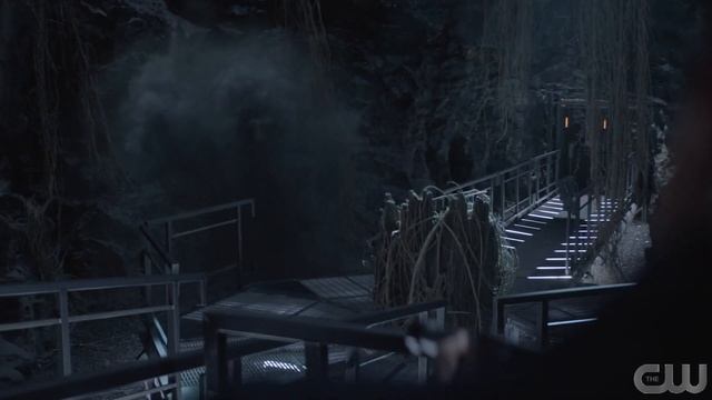 Bruce Wayne - Impostor - Batwoman 2x01 смотреть онлайн