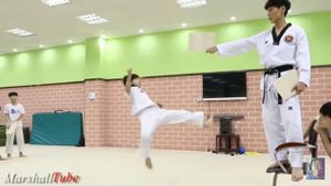 Маленький брюс ли