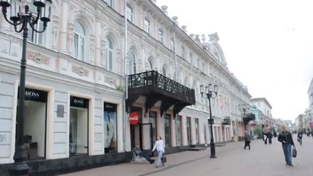 Nijni Novgorod: Singer on Pokrovskaïa street - Нижний Новгород: Певец на Покровской улице смотреть онлайн