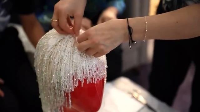 Jennifer Lopez Get Dressed For Met Gala смотреть онлайн