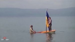 Двое в лодке, нищета и собаки