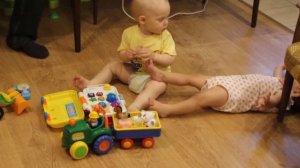 VLOG Коля обижает Алису и любит Костю. Как мы жили у bee mama.