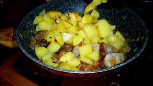 СВИНИНА С КАРТОШКОЙ И КВАШЕНОЙ КАПУСТОЙ. Ароматное, сытное и вкусное блюдо домашней кухни!