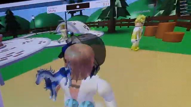 Hunting for golden sunglasses in ROBLOX / Охота за золотыми очками в ROBLOX. смотреть онлайн