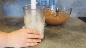 Шоколадный пирог с творогом и вишней