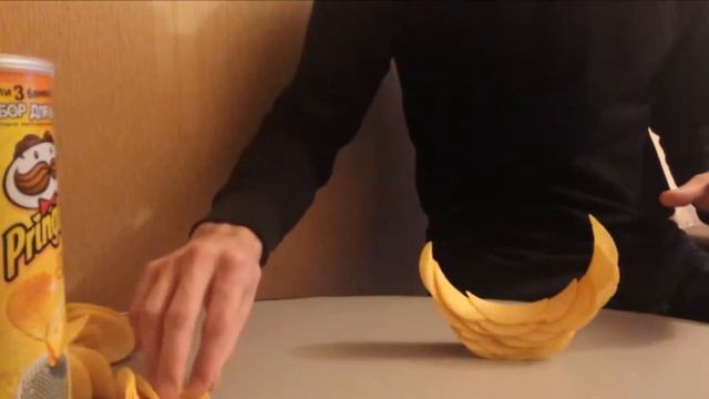 Колесо из чипсов PRINGLES HUM