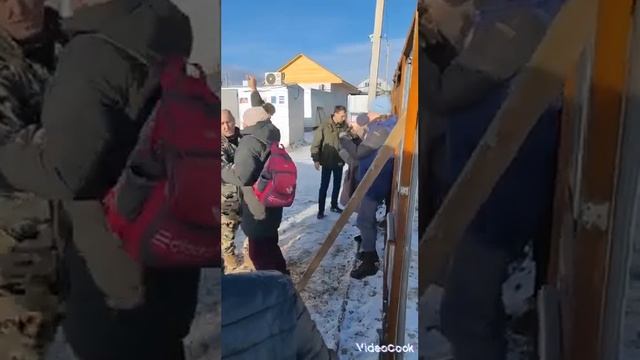 Сотрудники читинского приюта для бездомных животных применили физ. силу к зоозащитницам смотреть онлайн