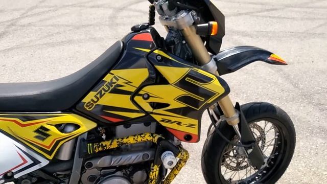 Suzuki DRZ 400 SM смотреть онлайн