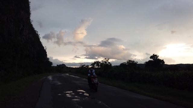 Виньялес, Куба... Долина, лошади и табачные фермы смотреть онлайн