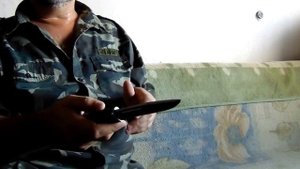 РАБОТА С НОЖОМ. ПЕРЕХОД НОЖА ИЗ ОДНОЙ РУКИ В ДРУГУЮ