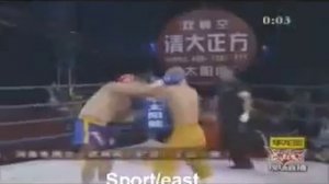 Боец монастыря шаолинь крушит своих соперников на ринге!