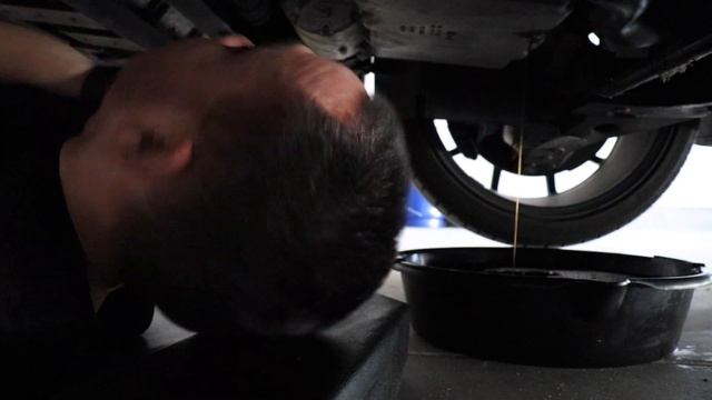 Ford Focus RS/ST Oil change and Tire Rotation смотреть онлайн