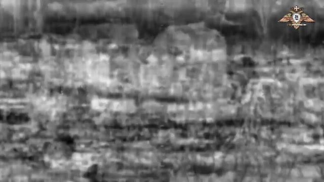 Русские артиллеристы накрыли боевиков ВСУ в городской застройке смотреть онлайн