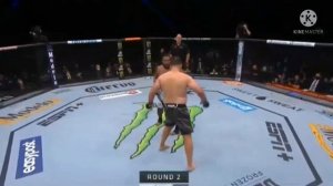 Chris Barnett o gordinho mais louco do MMA nocauteia com um chute rodado ainda dar um salto mortal.