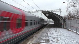 Электровоз ЭП20-017 (ТЧЭ-6) со скорым фирменным поездом "Анапа-Москва" №012М Москва - Анапа.