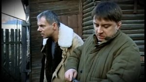 Десантник режет свинью