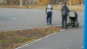 Прогулка на коляске) о чудо, он ходит!!!))