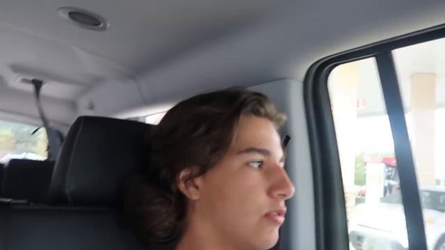 LAST TO FINISH EATING THEIR FOOD WINS GIANT PRIZE ! смотреть онлайн