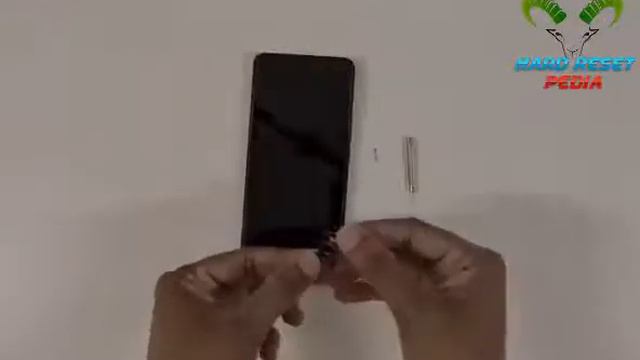 Xiaomi Mi 11 Pro Insert The SIM Card смотреть онлайн