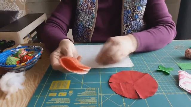 Экскурсия по выставке «Домики, птички, кошки, окошки».