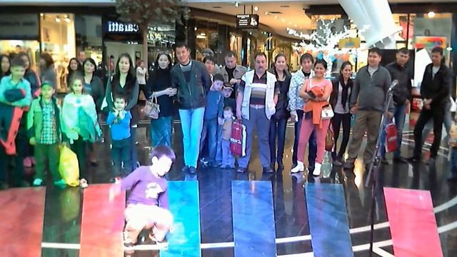 Мальчик танцует брейк на "Минуте до Успеха" смотреть онлайн