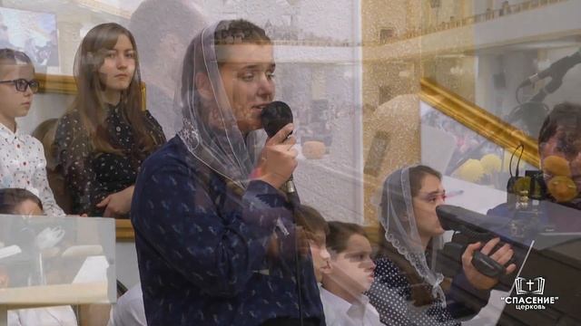 Проулком бредёт мальчуган одиноко (Сиротка) / Песня смотреть онлайн