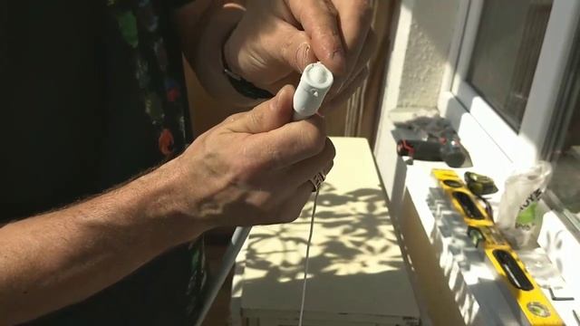 Установка потолочной сушки на балконе своими руками