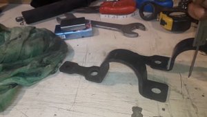 Nissan R'nessa. Различия креплений рулевой рейки от либерти