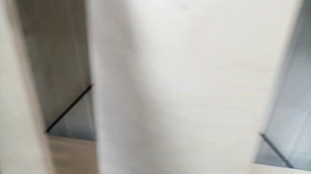 Полочки-стеллажи в цветочный магазин.