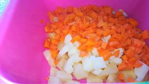 Салат с Ананасами без мяса     Салат Мечта