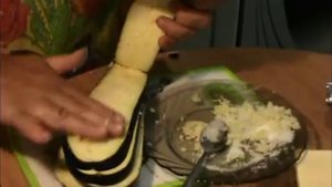 Баклажаны рецепт. Баклажаны с чесноком, сыром и помидорами. Баклажаны веером в духовке.