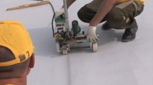 ПВХ мембрана Plastfoil. Устройство мембранной кровли на битумное основание в Москве.