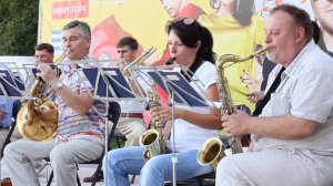 В Волгограде каждые выходные проходят танцы "Встретимся у фонтана"