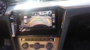 Камера заднего вида на VW Passat B8 2017 года.