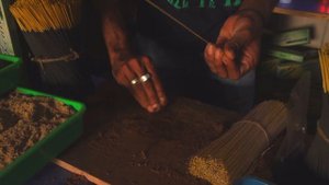 Как делают арома-палочки (благовония) в Индии