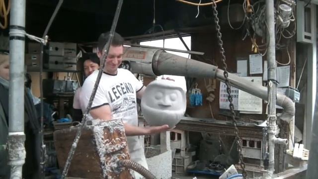 Кукла Дарума. Производство куклы Дарума в Японии. смотреть онлайн