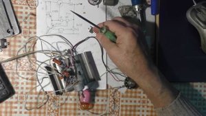 Регулируемый стабилизатор напряжения