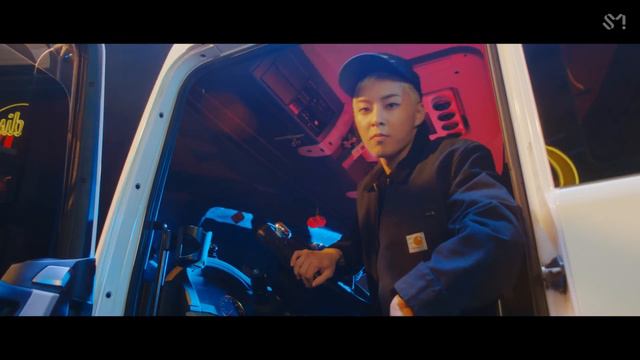 XIUMIN 시우민 'Brand New' MV