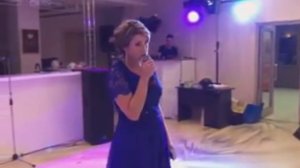 Мама спела для сына песню на свадьбе