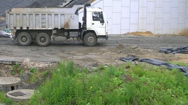 Volvo FL10 tipper unloading